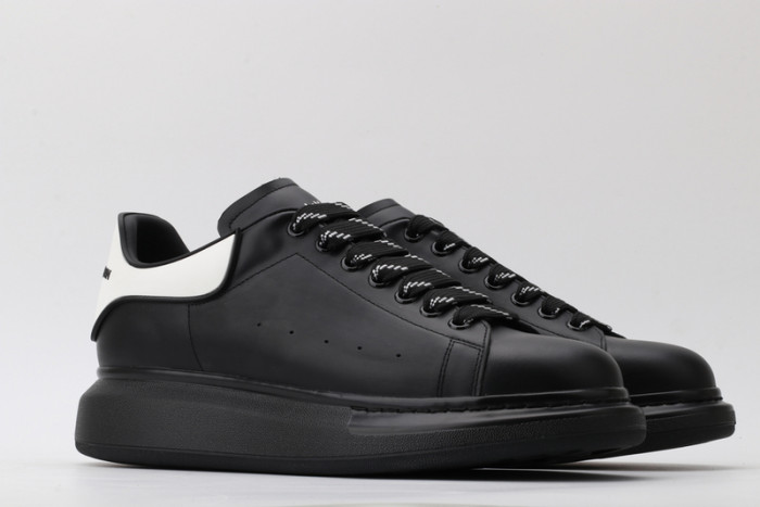 alex mcqu sneakers