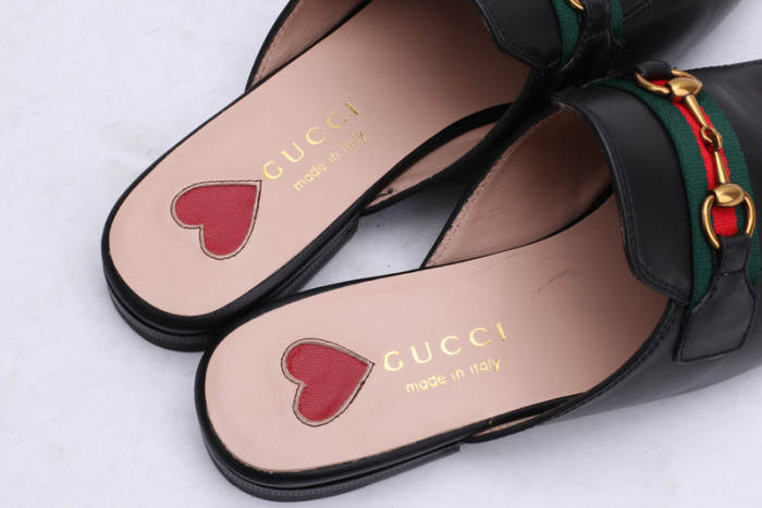 guc loafer