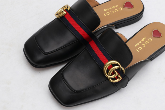 guc loafer