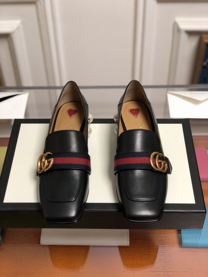 guc loafer