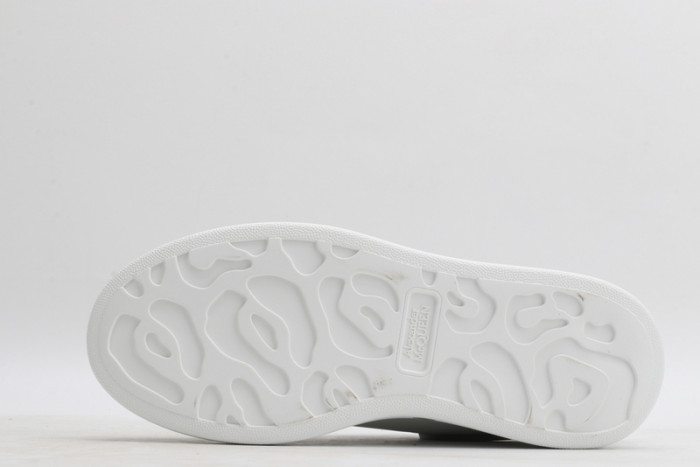 alex mcqu sneakers