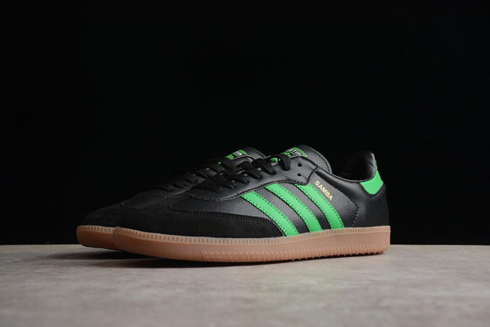 ad low-top sneaker 23031317