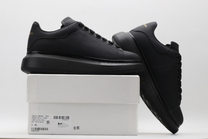 alex mcqu sneakers
