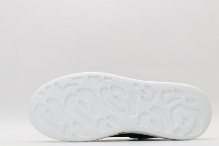 alex mcqu sneakers