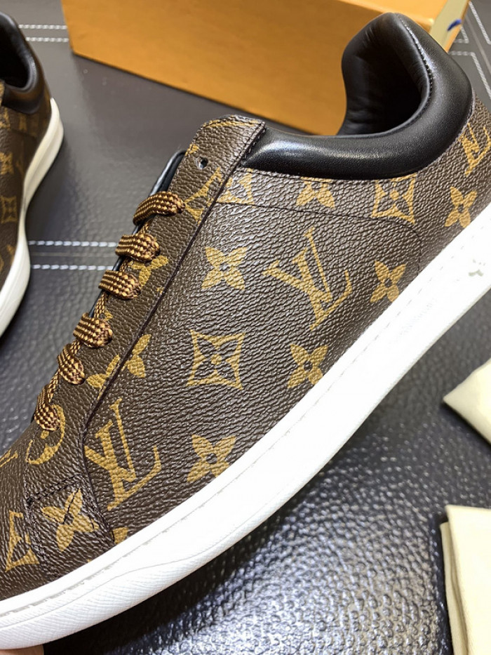 lovt sneaker