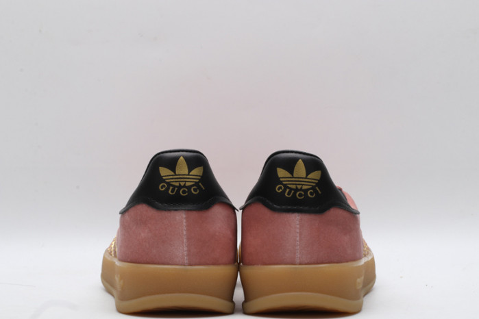 ad low-top sneaker