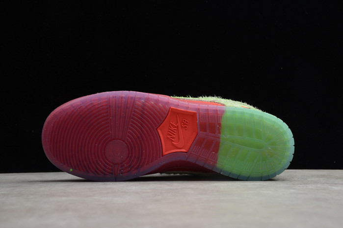 nike dunk low sb "strawberry cough" cw7093-601