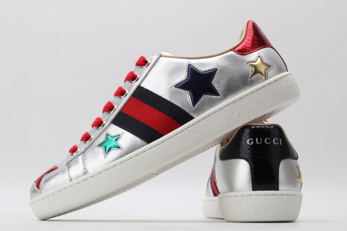 ad low-top sneaker