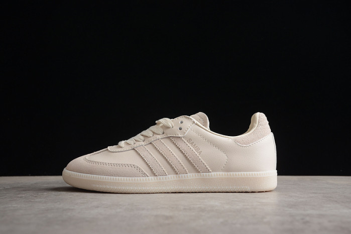 ad low-top sneaker 23031319