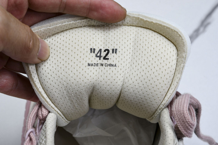 of sneakers ow-40