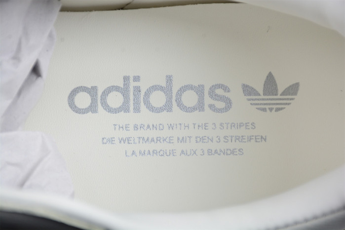 ad low-top sneaker 2303139