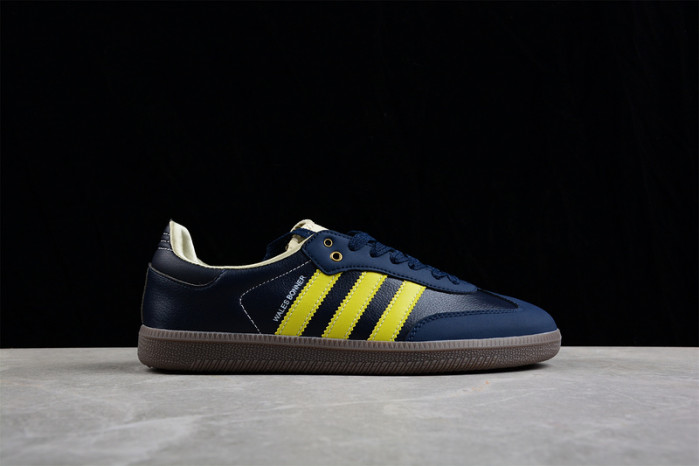 ad low-top sneaker 23031310