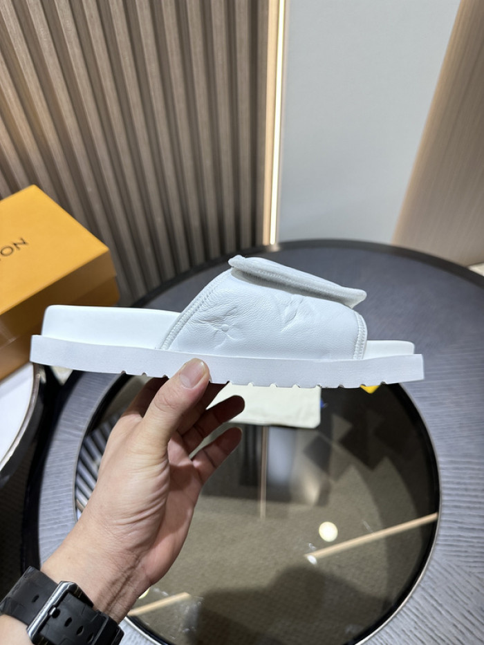 lovt sandal