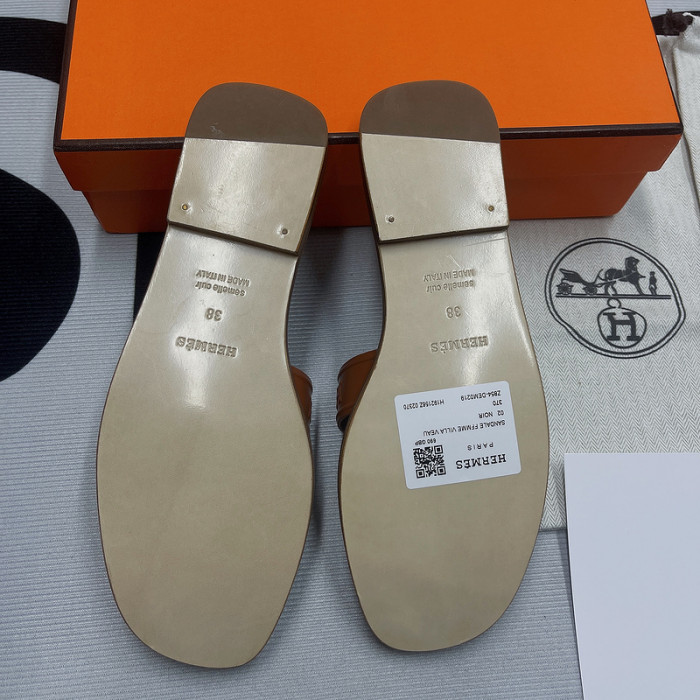 her slides 2306098