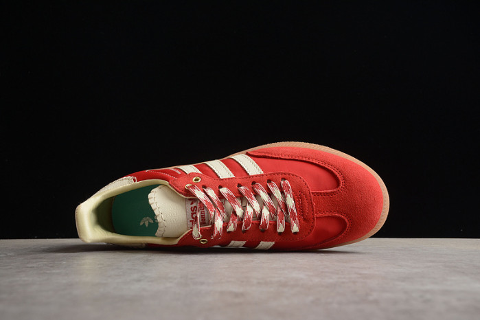 ad low-top sneaker 23031313