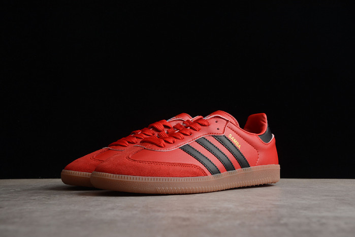 ad low-top sneaker 23031314