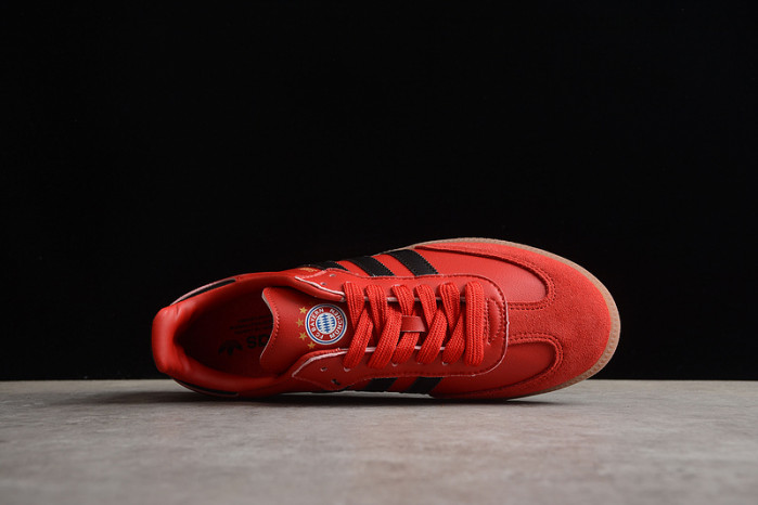 ad low-top sneaker 23031314